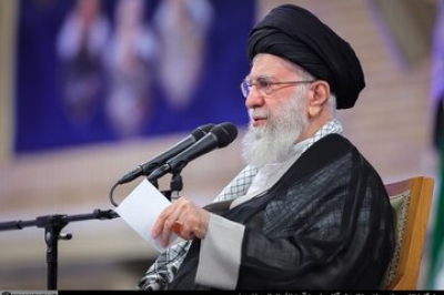 رهبر انقلاب: خدمات شهید رئیسی مایه آبرو و عزت ملی و اعتبار ملت ایران بود/ آمریکایی ها یاوه گویی نکنند؛ ایران برای غنی سازی منتظر اجازه کسی نخواهد بود