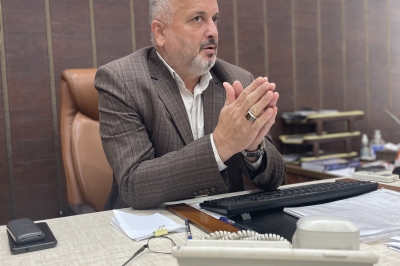 در نشست خبری اتاق اصناف مرکز گیلان با اصحاب رسانه مطرح شد:«بیمه ها پای کار نیایند، پرونده به دستگاه قضایی میرود» / بازار رشت در انتظار پاسخ بیمه های بزرگ