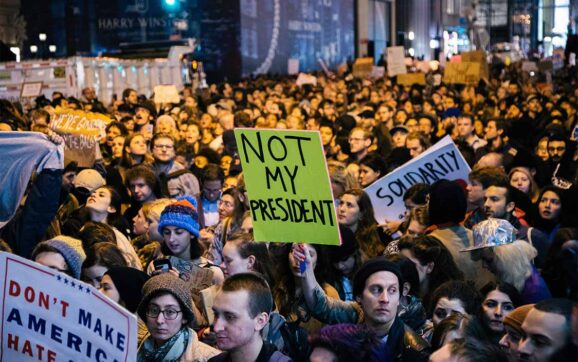 اعتراضات به ترامپ ادامه دارد