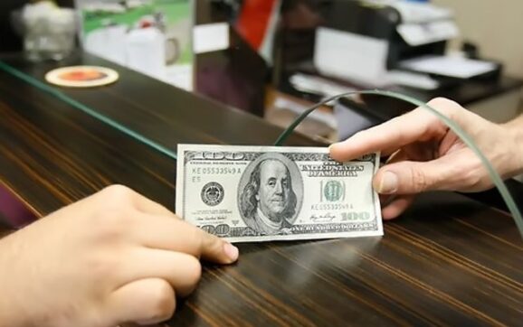 بحران‌ ارزی، ریشه در سیاست‌ گذاری غلط دارد / مسیر اشتباه کنترل بازار ارز