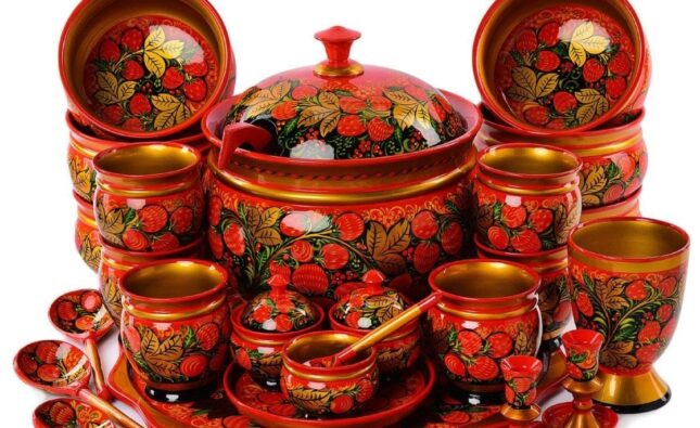 تکنولوژی سنتی روسی نقاشی خوخلوما روی چوب